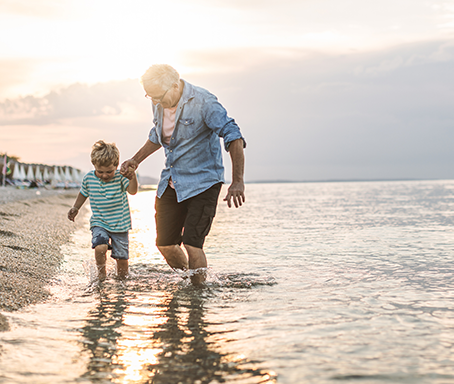 5 tips for grandparents to secure their grandkid’s financial future